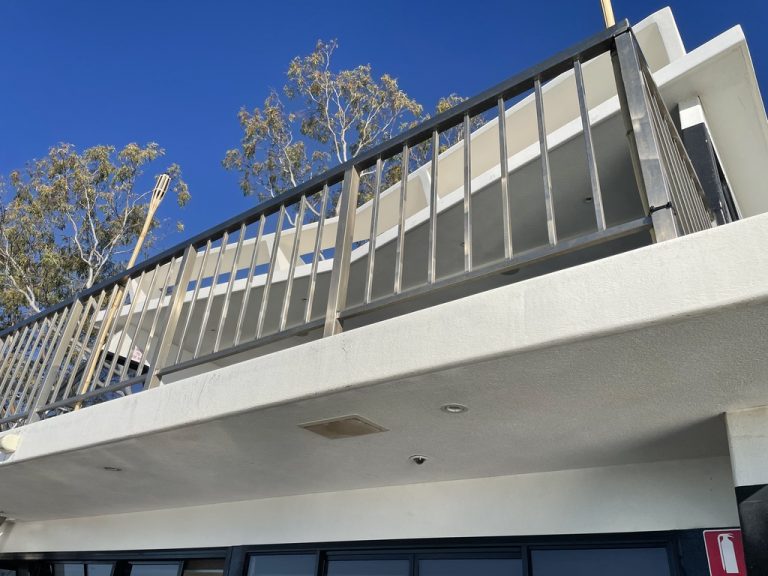 Ceiling downstairs stern and top ceiling roof line not straight 768x576