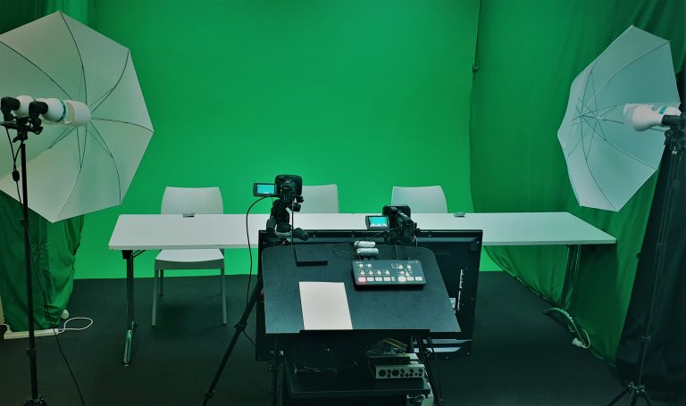 Green Screen Social Post Photo 768x455