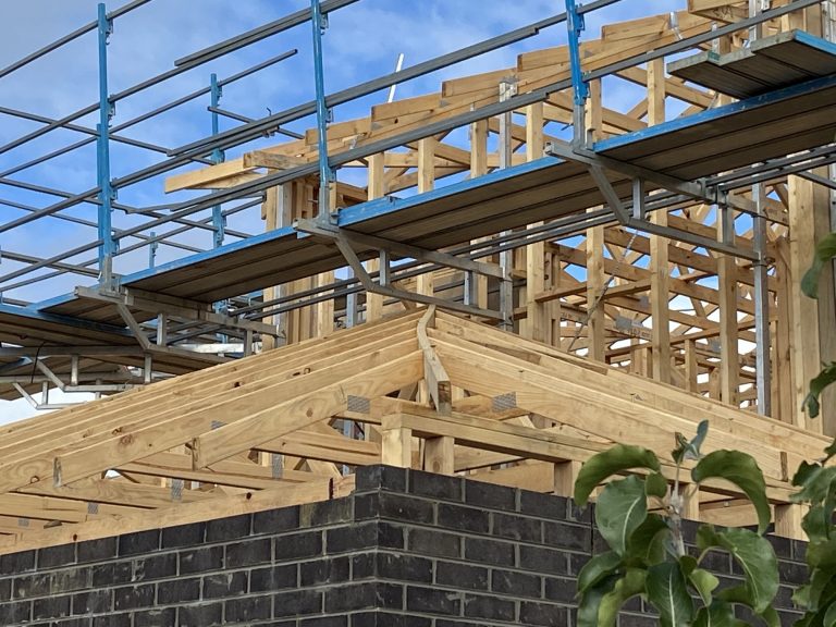 Poor installation of the Hip truss with a significate bow in the top chord. 768x576