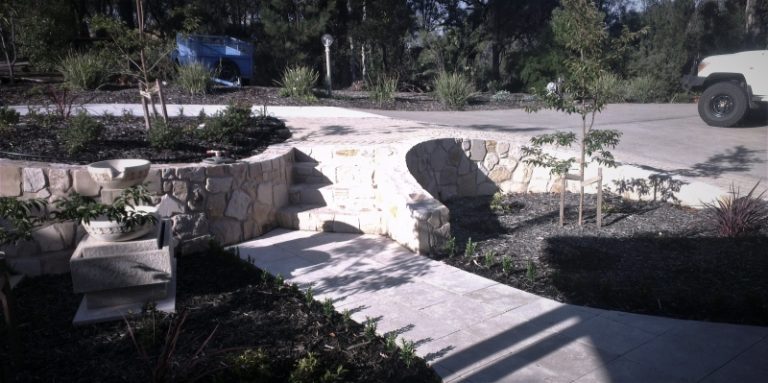 Sydney Sandstone curved walls with Steps 1 768x383