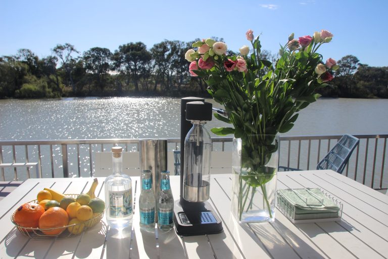 Table setting with a fantastic riverview 768x512