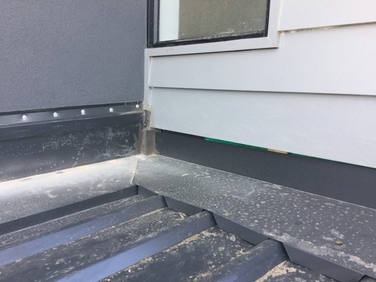 Weatherboard missing or flashing not high enough  768x576