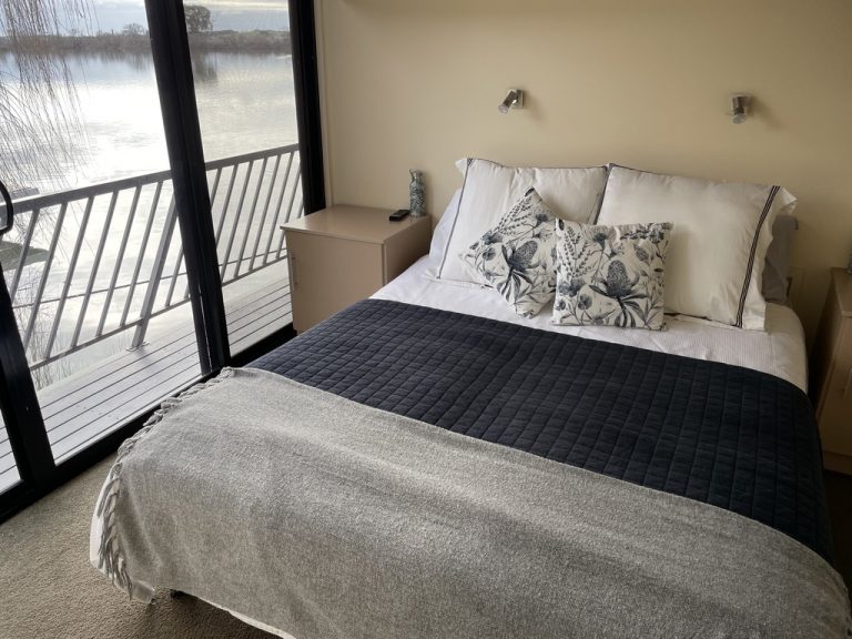 bedroom 2 768x576