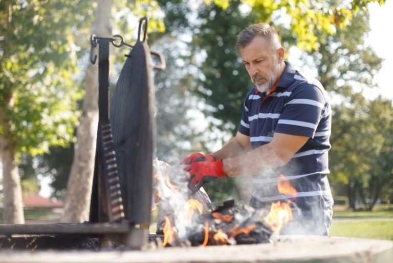 best way to clean bbq grill 768x513