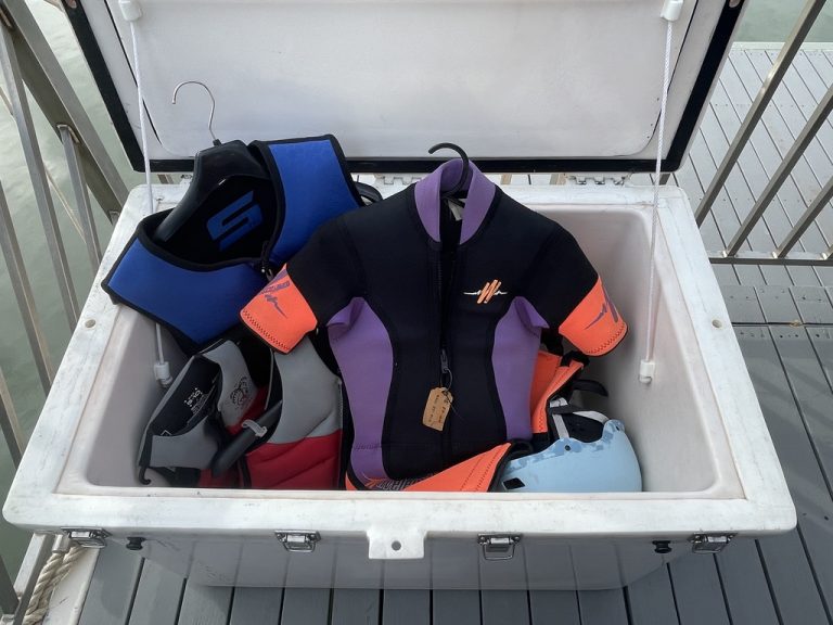 life jackets 768x576