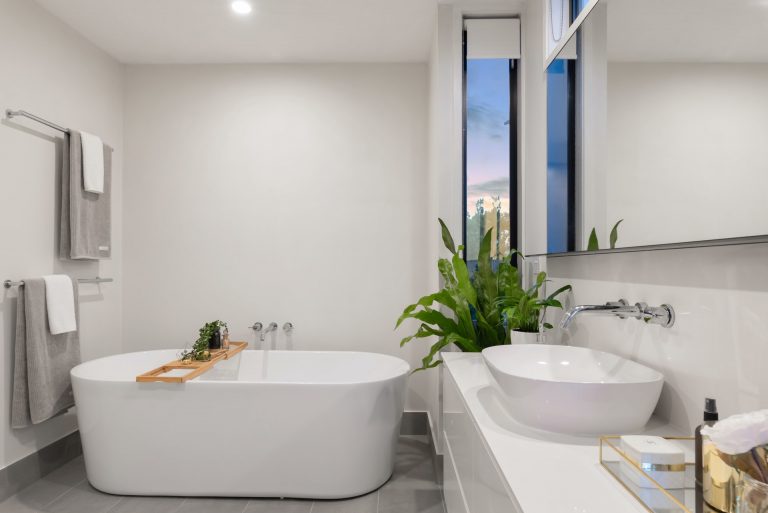 Bath Tub 768x513