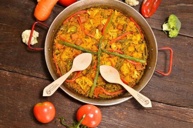Valencian Paella Cooking 768x512