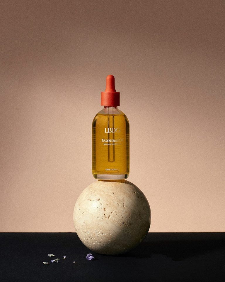 essensual oil 768x960