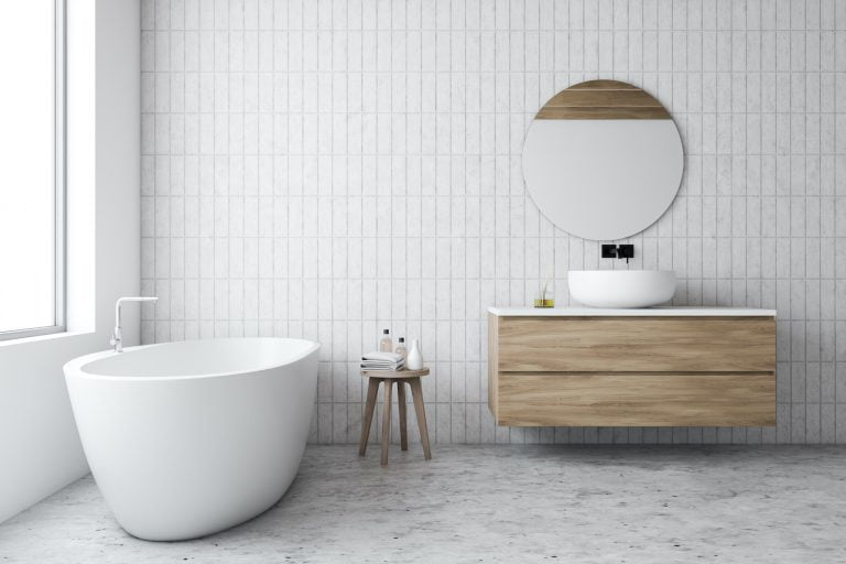 white tiled bathrooms 768x512