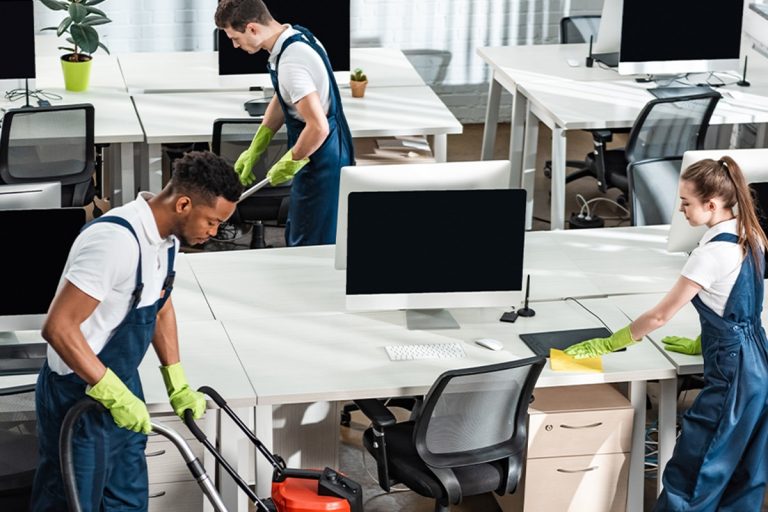 Commercial Cleaner Job Description 768x512