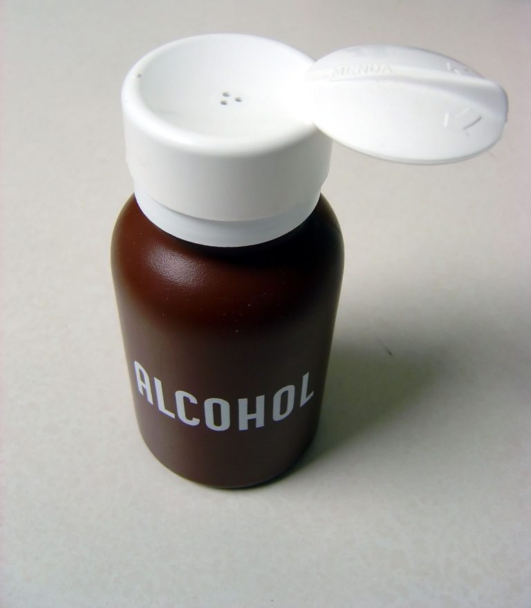 alcohol 1317241 1 768x880