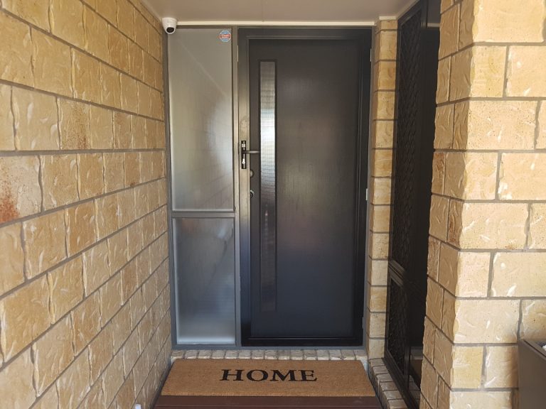Front security door Warner 768x576