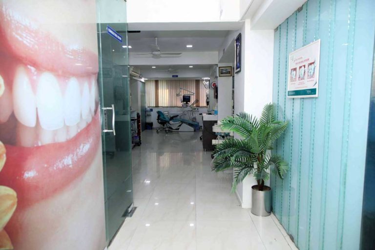 dental clinic 2 768x512
