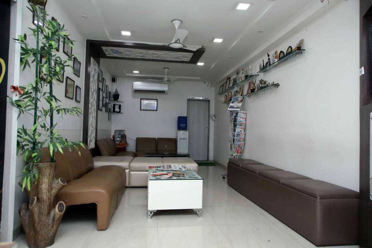 dental clinic waiting area 1 768x512