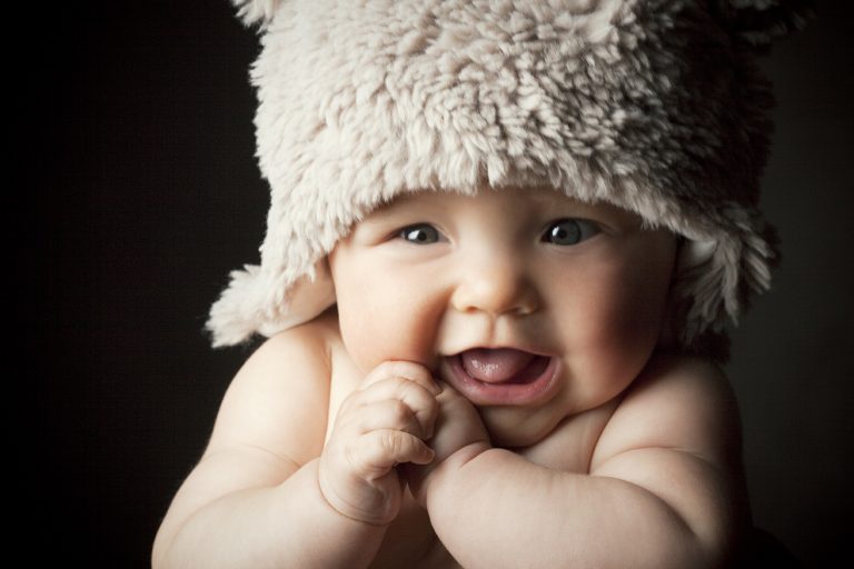 older baby 6 months studio hat 768x512