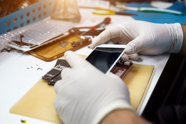 iPhone Repairs in South Yarra 768x513