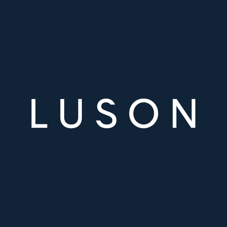 logo 10 768x768