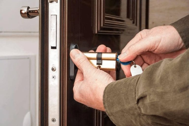 Locksmith Service04 768x512