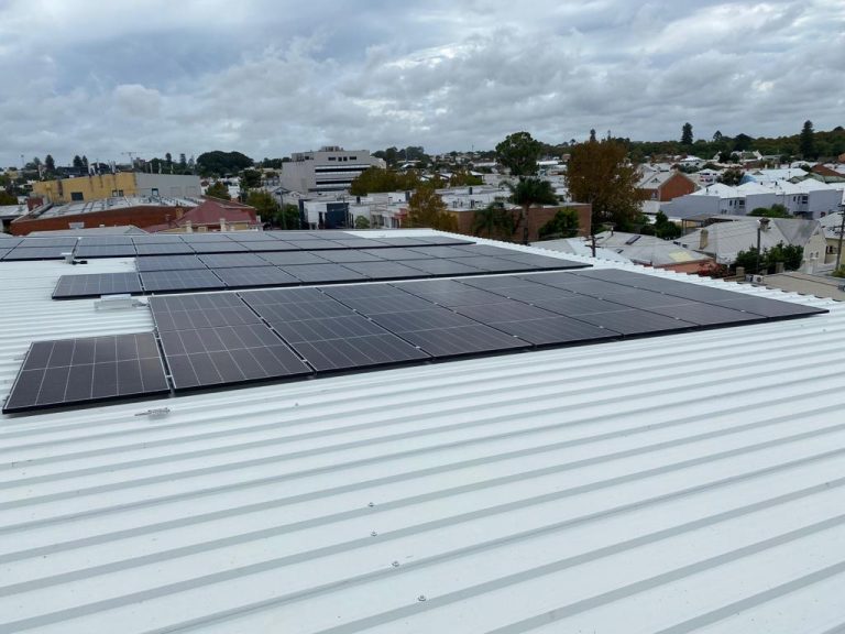 Commercial Solar Installers 768x576