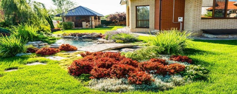Waterfeature with retaining walls 768x307