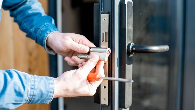 emergency locksmith 768x432