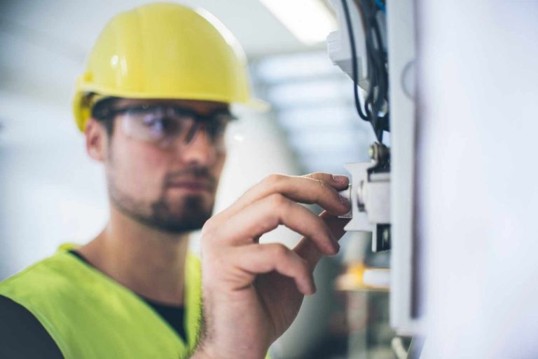About local electricians 768x512