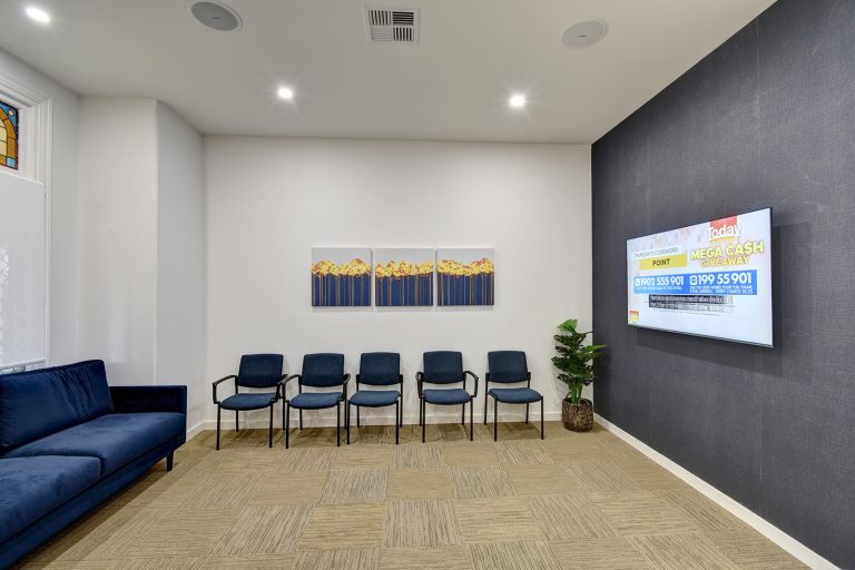 WEB 2018 19 263 30 Churchill Ave 011 768x512