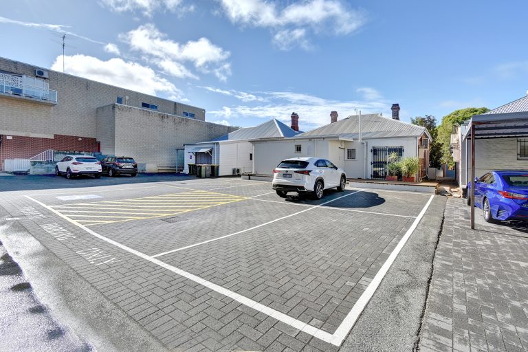 WEB 2018 19 263 30 Churchill Ave 048 768x512