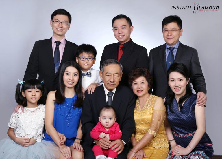 family photoshoot studio 768x549