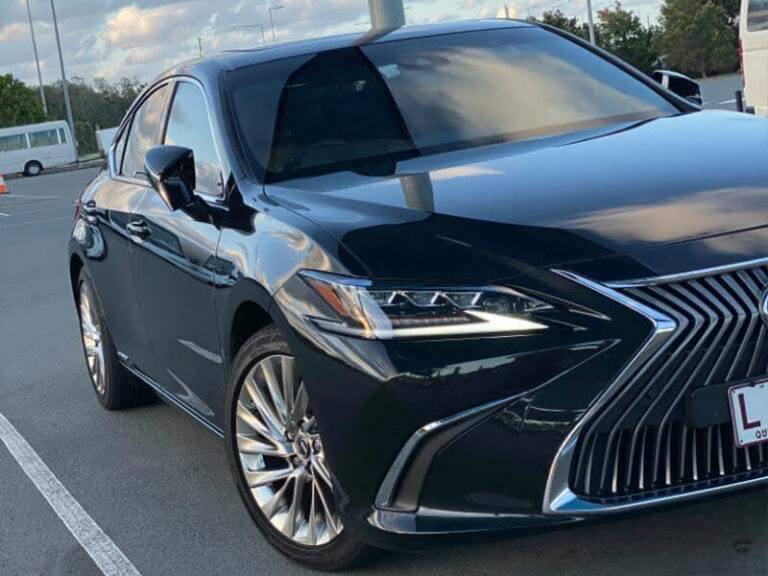 2020 Lexus ES 300h luxury vehicle 768x576