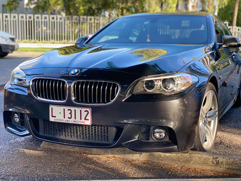 BMW 5 Series luxury car photo 768x576