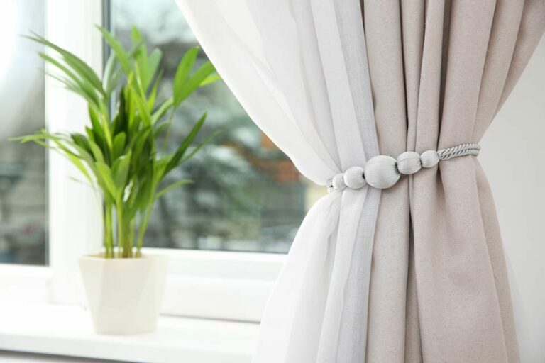 Cressbells Laundromat Dry Cleaners Ballarat Curtain Cleaning 768x512