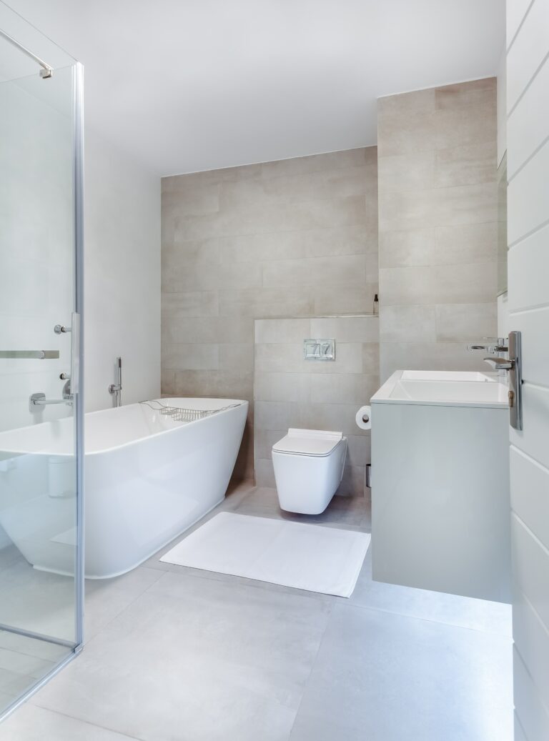 Butlerbathrooms 768x1037